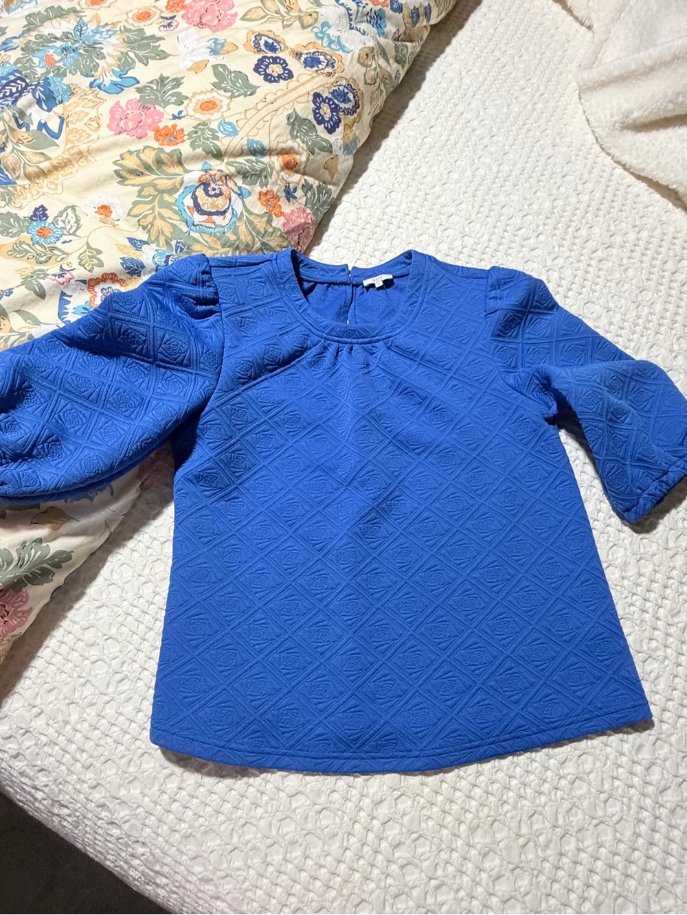 Textured Puff-Sleeve Blouse in Vibrant Blue